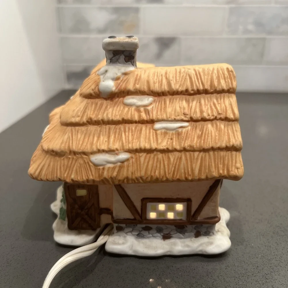 Vintage Christmas Village Cottege 1991 National Rennoc With Light